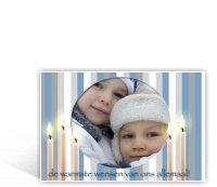 Voorbeeld foto kerstkaart met strepenachtergrond en kaarsen